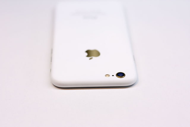 Check Out This Customized iPhone With a Matte White Back [Photos]