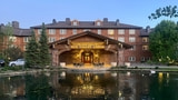 Tim Cook, John Ternus, and Eddy Cue Attend Sun Valley Conference Tim Cook, John Ternus, and Eddy Cue Attend Sun Valley Conference
