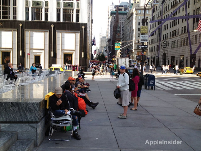 Customers Are Already Lining Up for the iPhone 5 [Photos]