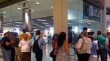 iPhone 4 Lines Form at AT&T Stores as Walk-in Sales Begin