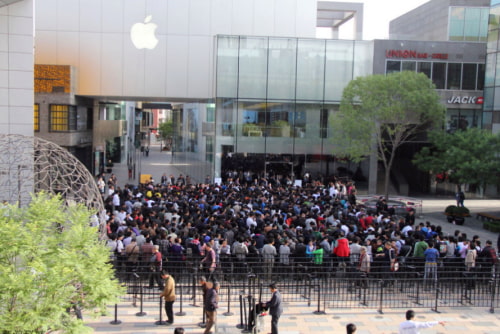 iPad 2 Launch in China Brings Long Lines and Sellouts