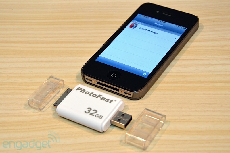 i-FlashDrive Memory Stick Features USB and Apple Dock Connectors