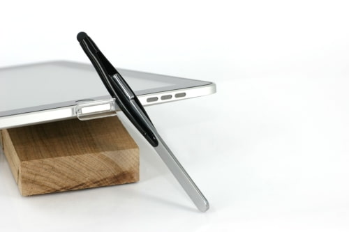 Magnetic XStylus Touch Sticks to Your iPad [Video]