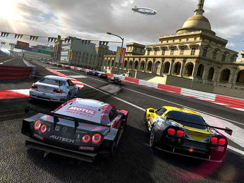 Real Racing 2 HD Gets Party Play Improvements