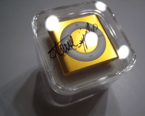 An iPod Shuffle Autographed By Steve Jobs is Being Auctioned Off On eBay