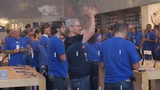 Tim Cook, Angela Ahrendts, and Eddy Cue Help Kick Off iPhone 6 Launch [Photos]