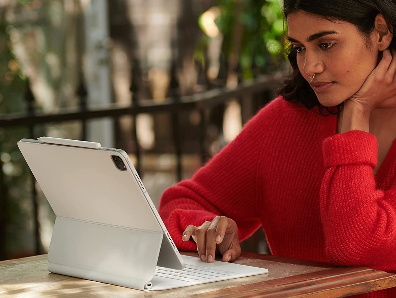 Apple Magic Keyboard for 12.9-inch iPad Pro On Sale for $106 Off