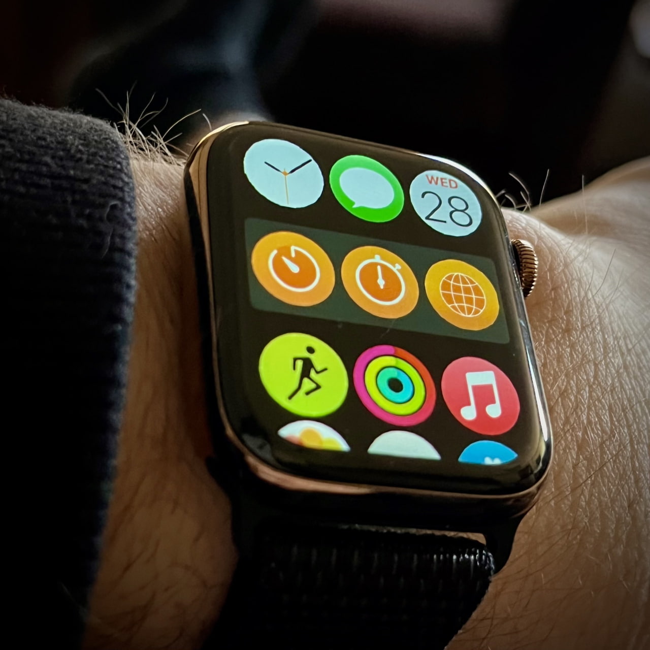 watchOS 10 Rumored to Feature Grid Layout for Home Screen With Folder ...