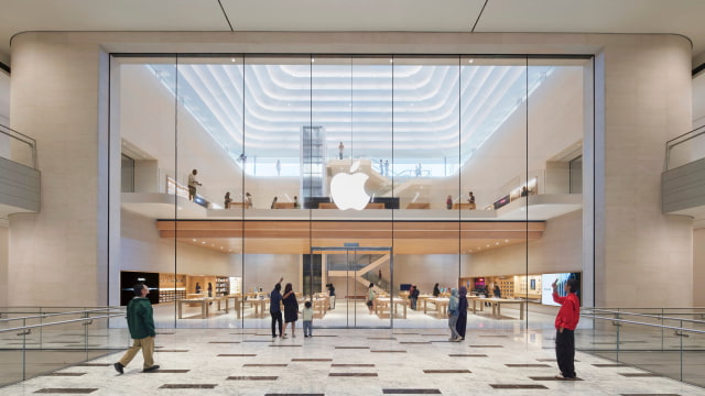 Apple Previews First Retail Store in Malaysia