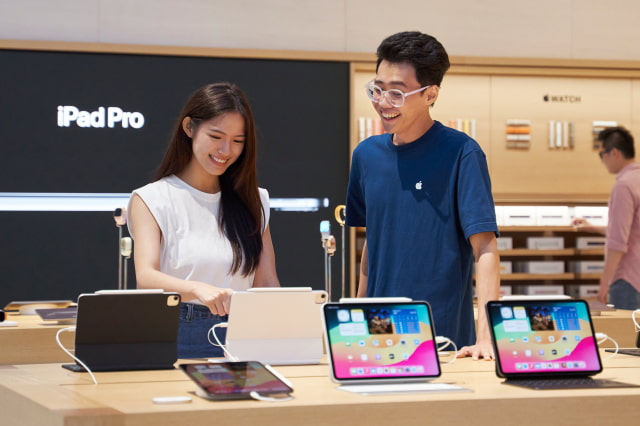 Apple Previews First Retail Store in Malaysia