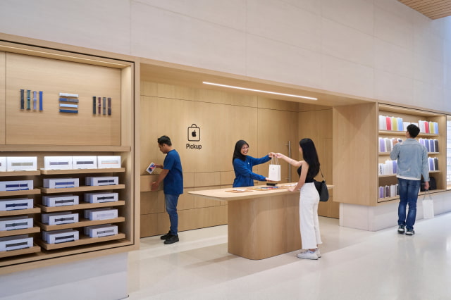 Apple Previews First Retail Store in Malaysia