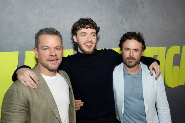 Apple Celebrates Premiere of &#039;The Instigators&#039; Starring Matt Damon and Casey Affleck [Video]