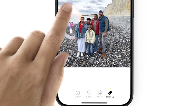 iOS 18.1 Beta 3 Introduces New &#039;Clean Up&#039; AI Tool for Photos