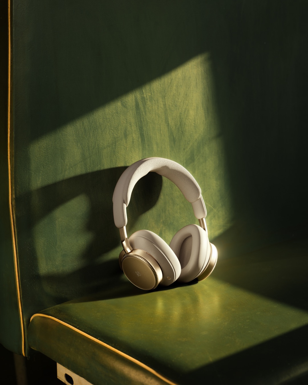 Bang &amp; Olufsen Debuts New Beoplay H100 Headphones for $1549 [Video]