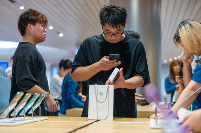 Apple Shares iPhone 16 Release Day Photos