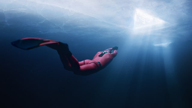 Apple Debuts New &#039;Ice Dive&#039; Adventure Episode for Vision Pro [Video]